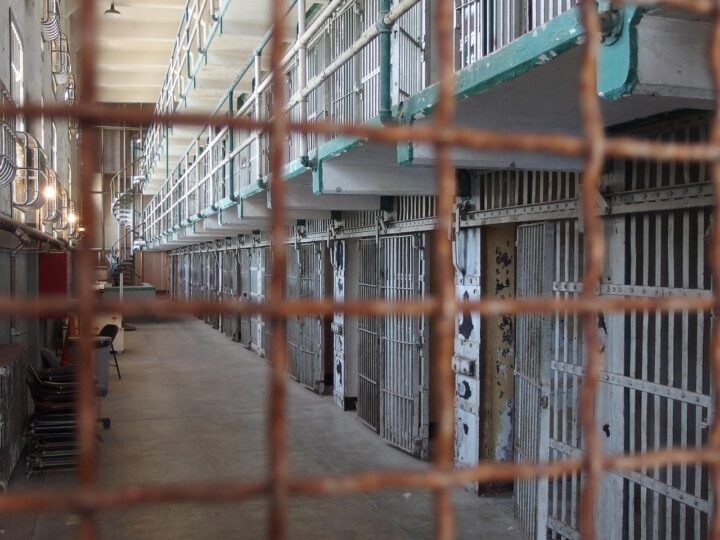 Homem é preso pela PM em Vilhena após furtar objetos de residência
