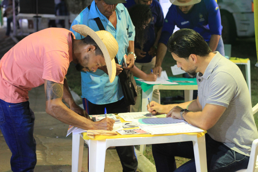 Delegado Camargo abre gabinete itinerante na Expoari para ouvir demandas da população.