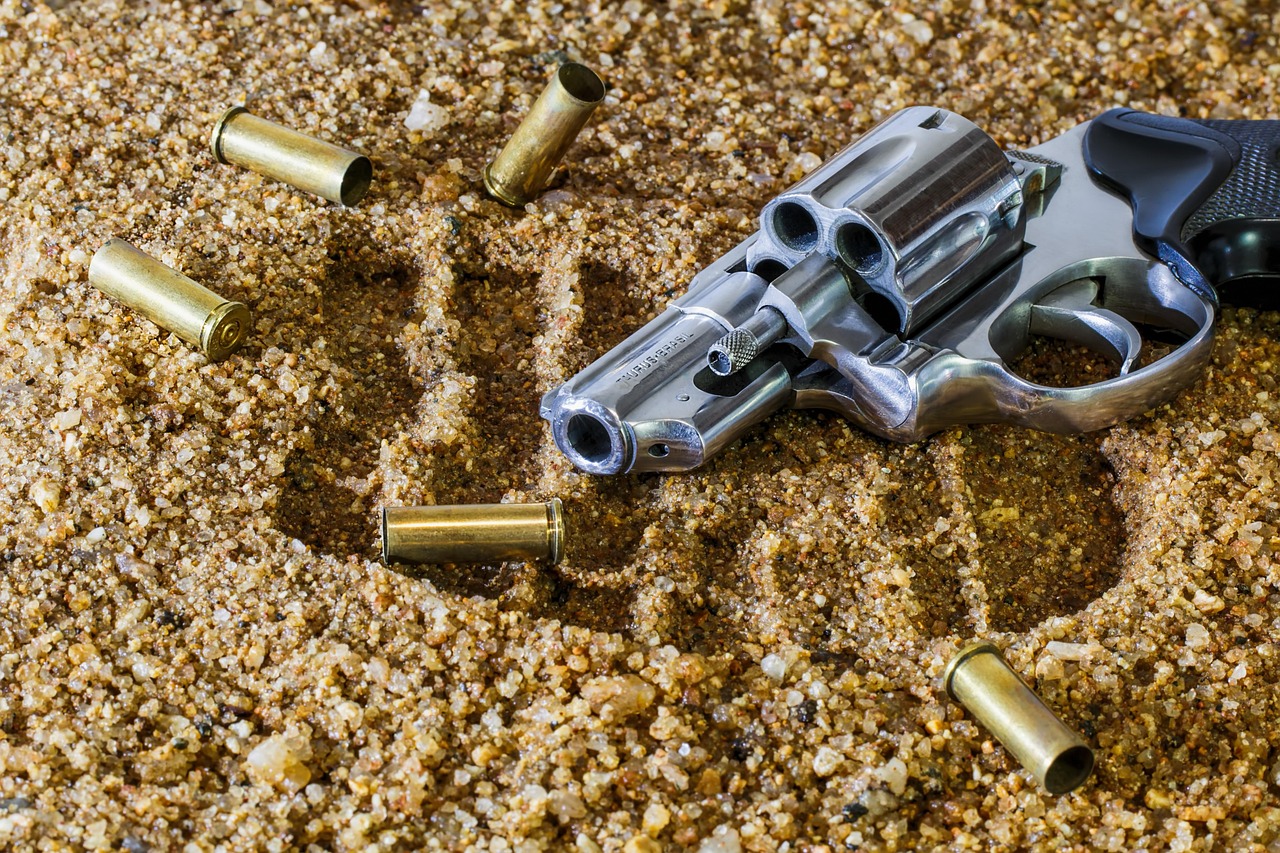 Em Chupinguaia, policiais militares apreendem arma de fogo e drogas