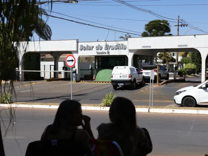 Polícia reconhece falhas em relatório de vistoria na casa de Bolsonaro