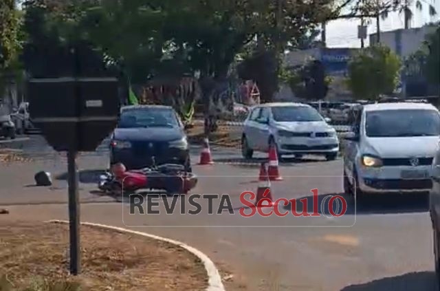 Acidente entre carro e moto deixa motociclista ferido próximo ao terminal rodoviário de Vilhena