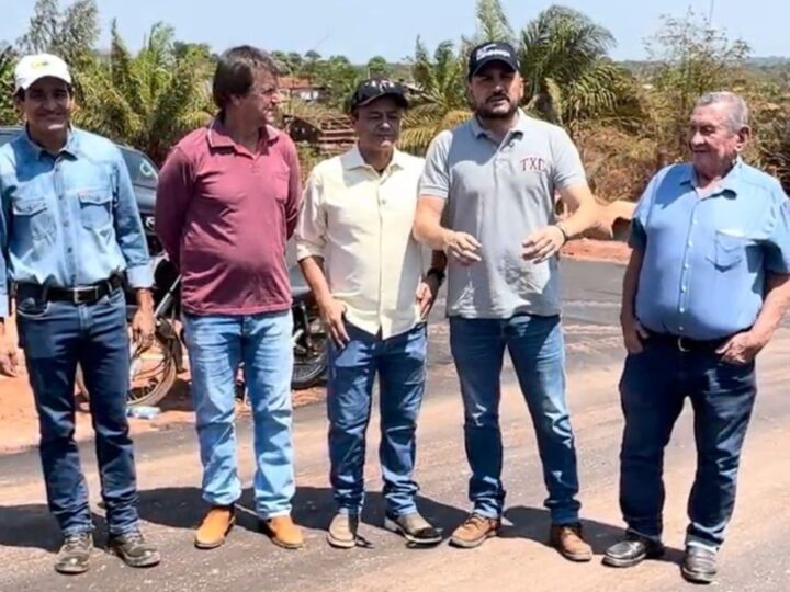 Deputado Jean Mendonça acompanha obras de pavimentação asfáltica em Espigão do Oeste