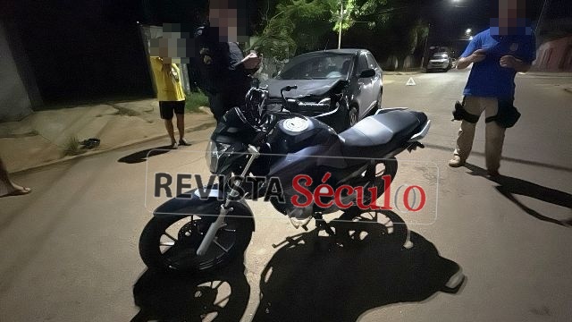 Duas mulheres ficam gravemente feridas em colisão entre carro e motocicleta na madrugada deste domingo em Vilhena