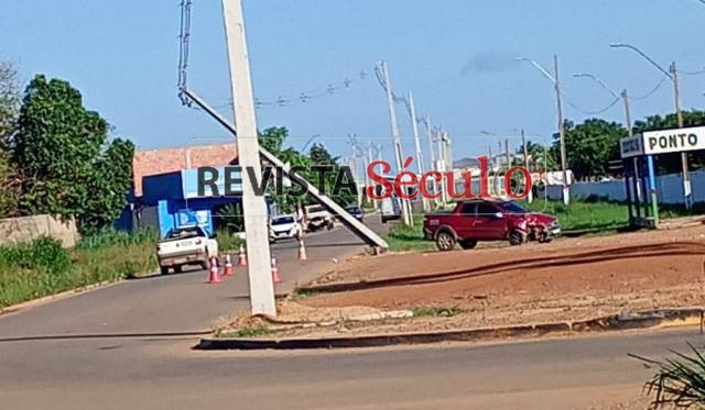Picape acerta poste em Vilhena nesta madrugada