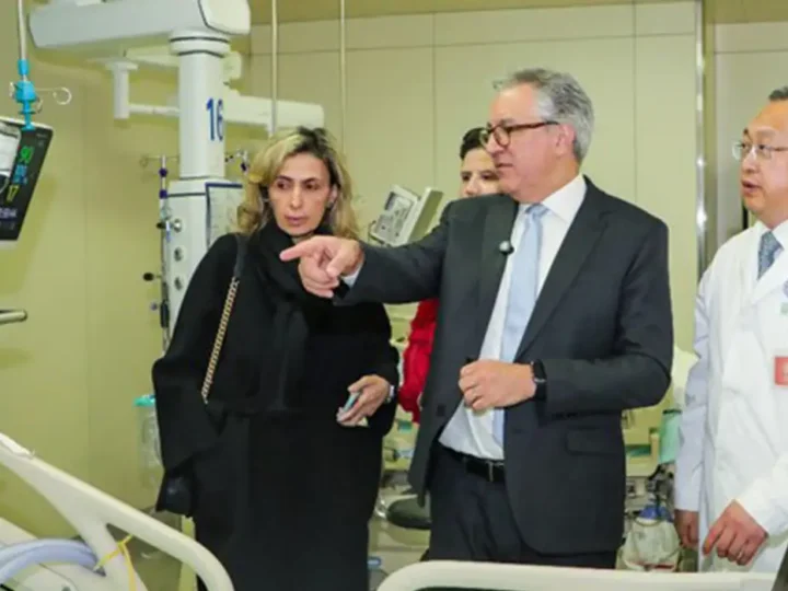 Padilha visita modelo de hospital inteligente na China