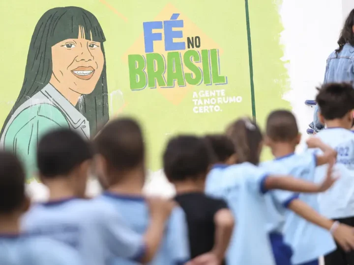 PNE: relatório sugere investimento de 7,5% do PIB para educação