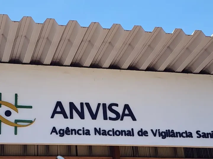 Anvisa suspende venda de cosméticos capilares e produtos com ozônio