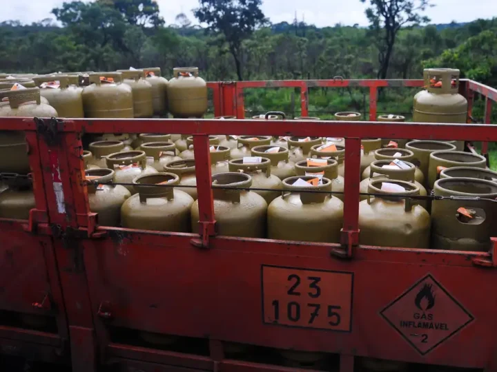 Beneficiários com NIS final 8 recebem Auxílio Gás nesta quarta-feira