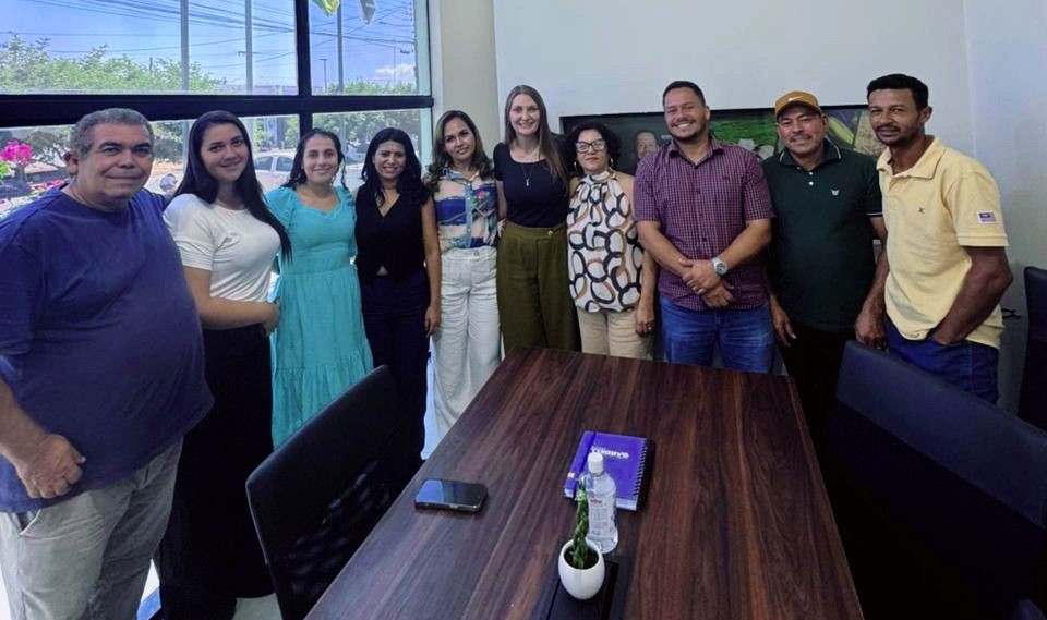 Deputada Gislaine Lebrinha destina R$ 594 mil para campo sintético em Chupinguaia