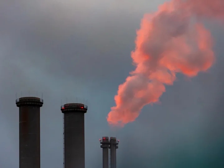 Mais ricos emitem, em média, 400 vezes mais CO₂ que mais pobres