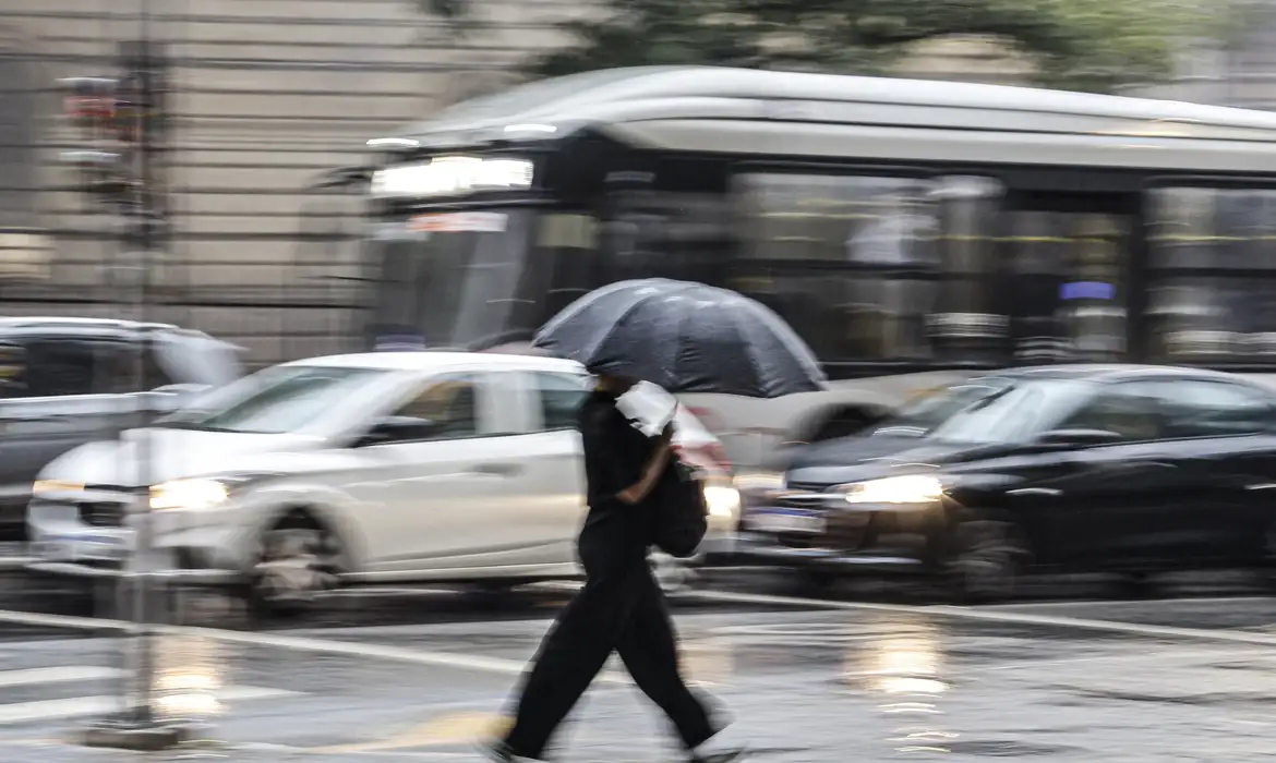 Defesa Civil alerta para temporais em SP a partir desta sexta-feira