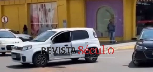 Colisão entre carros é registrada na área central de Vilhena nesta tarde