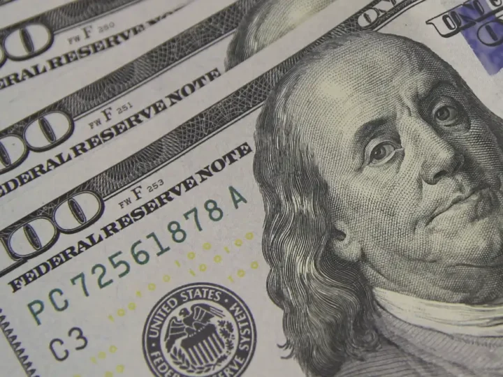 Dólar cai para R$ 5,46 com alívio nas tensões entre EUA e China