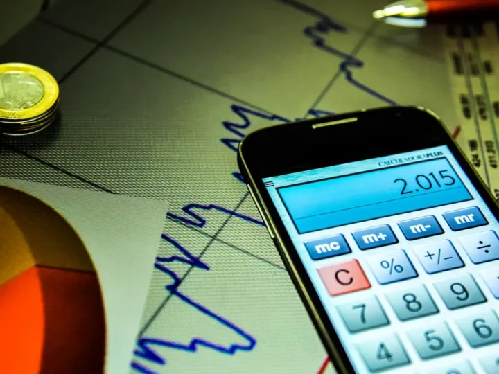 Mercado financeiro reduz previsão da inflação para 4,56% em 2025