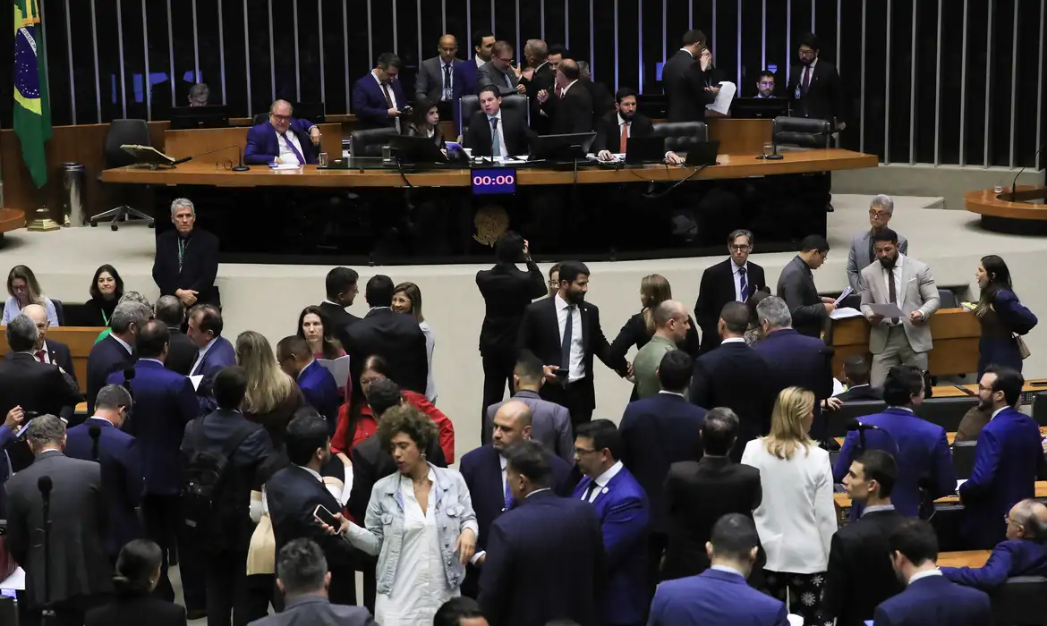 Câmara aprova urgência para votar direito à bagagem de mão gratuita