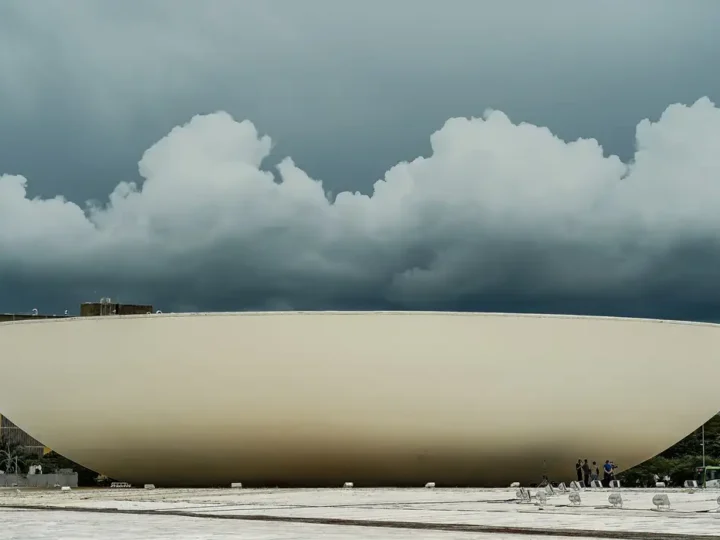 Deputados pedem investigação federal sobre megaoperação no Rio