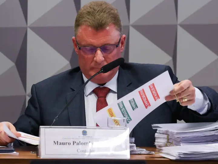 Contador de empresas beneficiadas por esquema do INSS depõe na CPMI