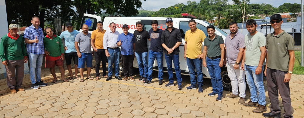 Deputado Jean Mendonça entrega ambulância e implementos agrícolas em Novo Horizonte