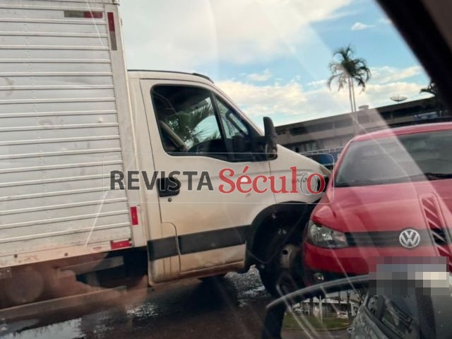 Tarde de quarta-feira tem série de acidentes e incêndio em veículo mobilizando forças de segurança em Vilhena