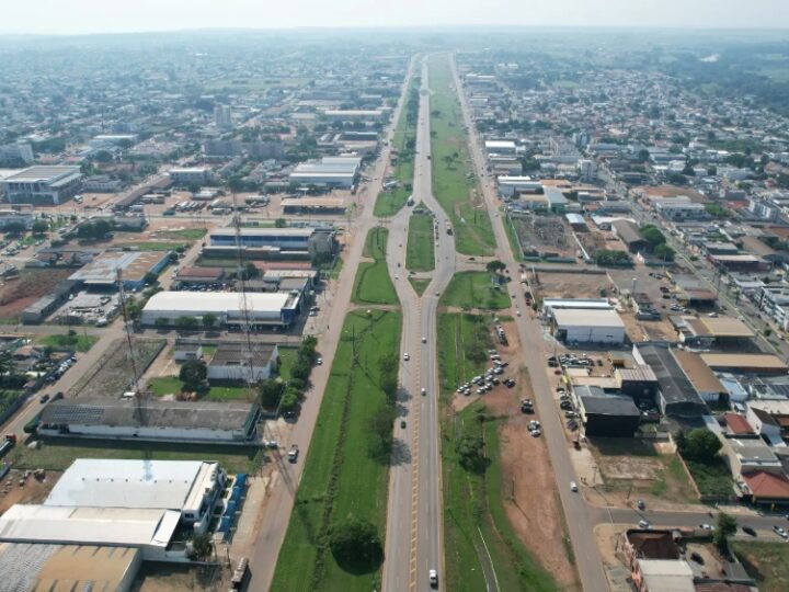 Luizinho Goebel parabeniza Vilhena pelos 48 anos de história e progresso