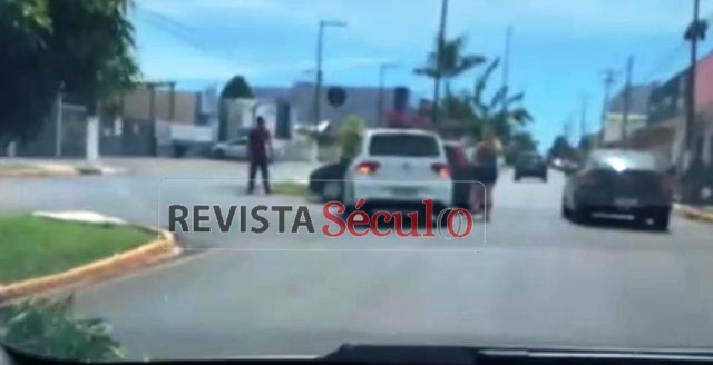 Colisão entre dois veículos é registrada no Centro de Vilhena na manhã deste sábado