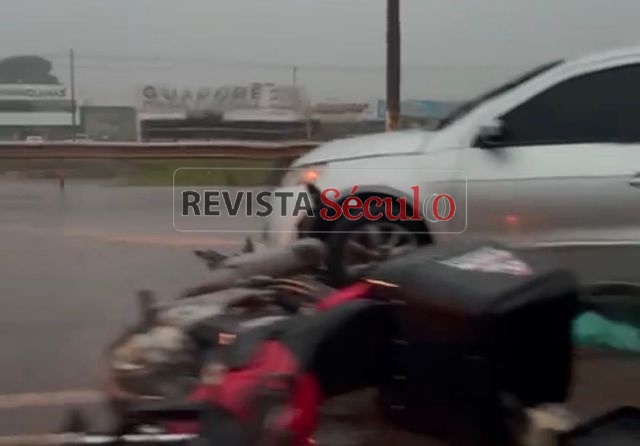 Acidente de trânsito é registrado durante chuva intensa na BR-364 na cidade de Vilhena