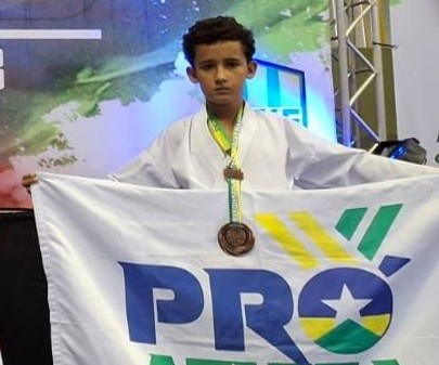 Com apoio do deputado Jean Mendonça, atleta conquista vaga para campeonato mundial de Karatê