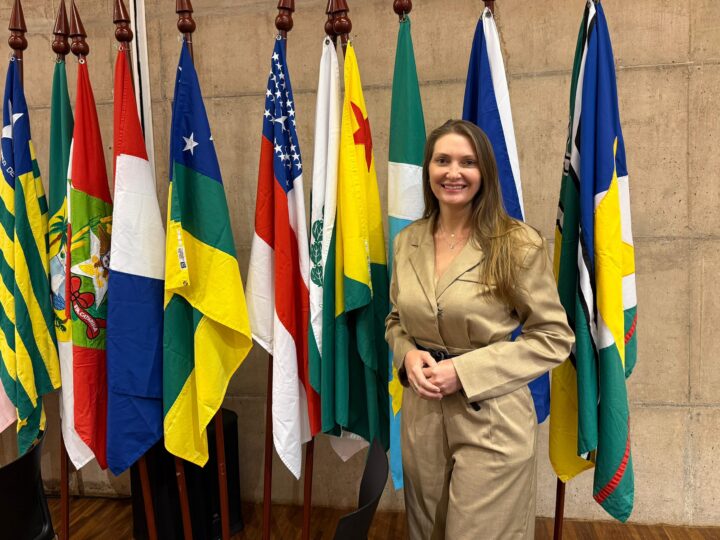Gislaine Lebrinha participa de encontro nacional na Marcha dos Deputados Estaduais