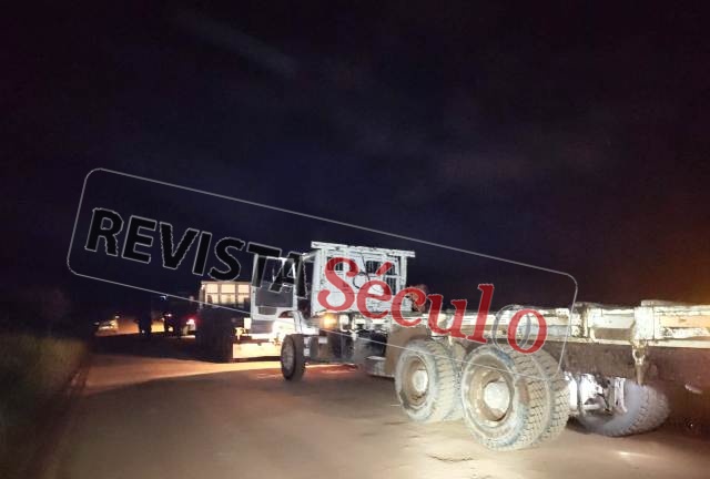 Ação do BPA intercepta transporte ilegal de madeira em estrada rural de Chupinguaia e aprende três caminhões