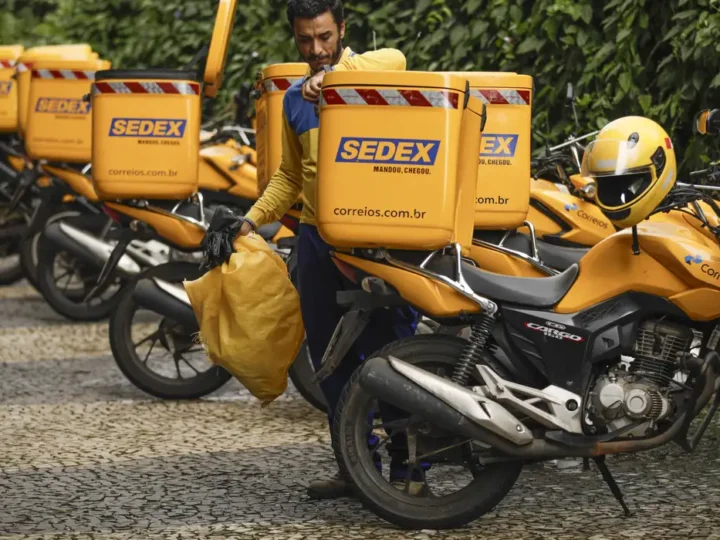 Moraes suspende benefícios de acordo que encerrou greve dos Correios