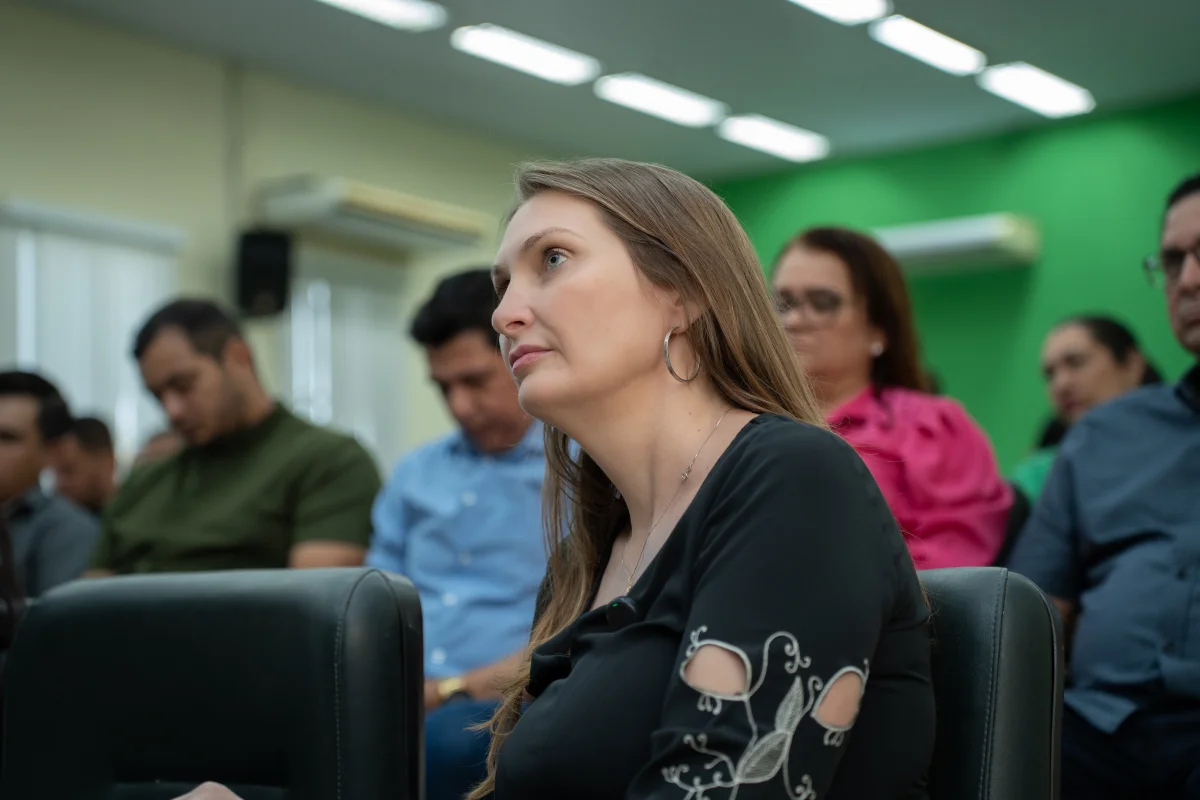 Deputada Gislaine Lebrinha destina R$ 100 mil para instrumentos musicais e material esportivo em Rolim de Moura