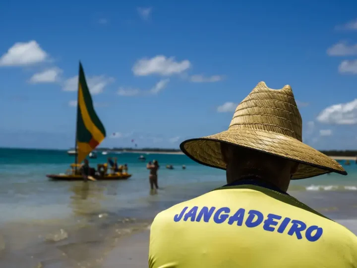 Senado aprova regras para empresas que prestam serviços a turistas