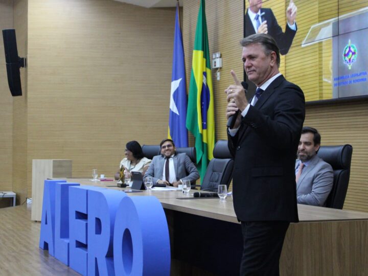 Deputado Luizinho Goebel apresenta prestação de contas do mandato com investimentos em Vilhena