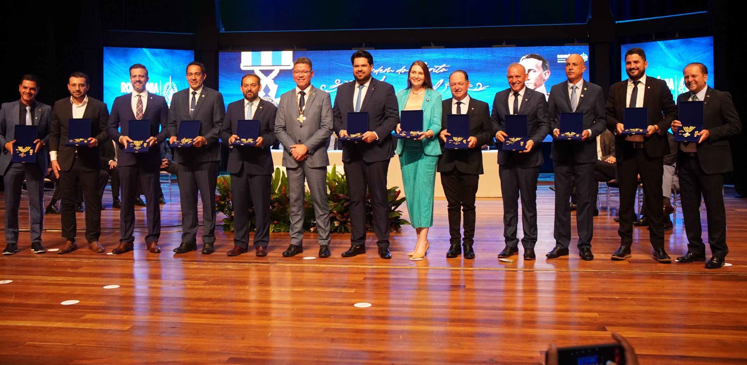 Deputados recebem a mais alta honraria do Governo de Rondônia em reconhecimento aos serviços prestados ao estado