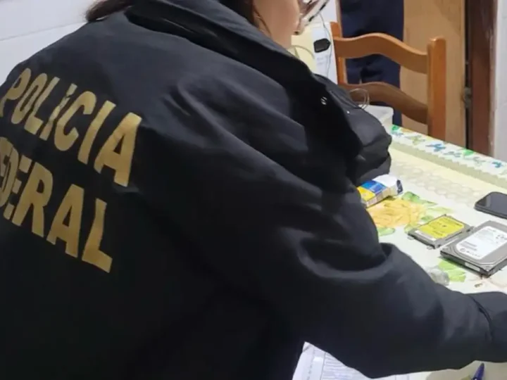 PF faz operação para combater apologia ao nazismo na internet