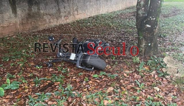 Mini scooter elétrica avaliada em até R$ 10 mil está abandonada no Centro de Vilhena