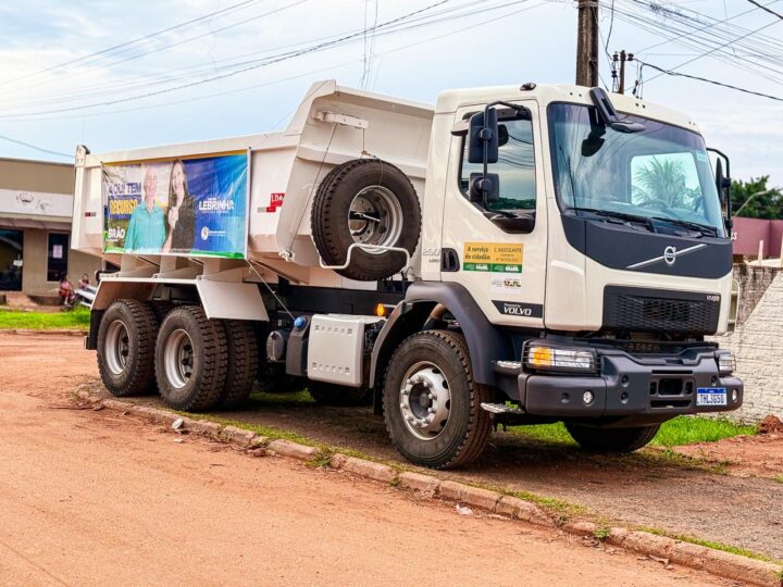 Vista Alegre recebe caminhão caçamba com apoio da deputada Gislaine Lebrinha