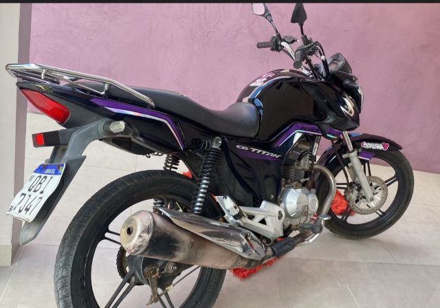 Moto é furtada em frente de tabacaria problemática da avenida Paraná