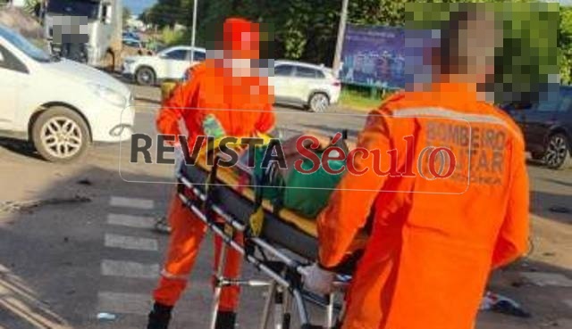 Grave colisão entre motocicleta e caminhonete deixa dois feridos em cruzamento movimentado de Vilhena