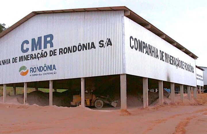 Jean Mendonça denuncia sucateamento da Usina de Calcário e alerta para prejuízos aos agricultores
