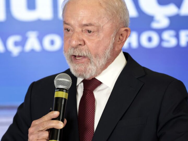 Lula quer incluir inadimplentes do FIES em pacote contra endividamento