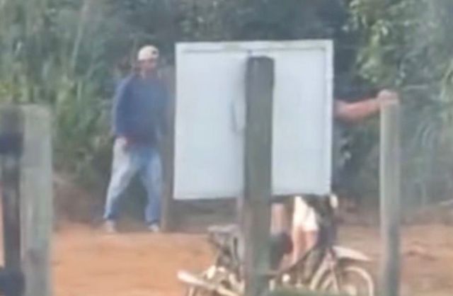 Criminosos quebram porteiras e furtam palanques e placas de identificação em sítio na zona rural de Vilhena