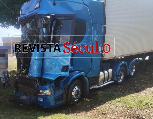 VILHENA – Casal aparentemente embriagado fica ferido após carreta atingir caminhão na BR-364