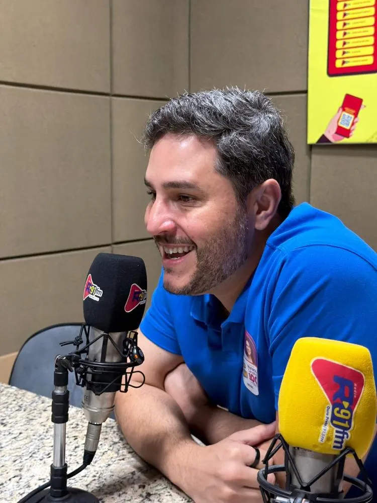 Maurício Carvalho destaca investimentos no campo e na educação durante entrevista em Ouro Preto