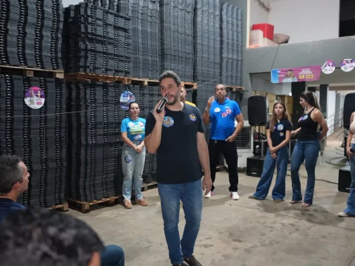 ELEIÇÕES 2026 – Maurício Carvalho se reúne com integrantes de bloco e reforça compromisso com a cultura de Porto Velho
